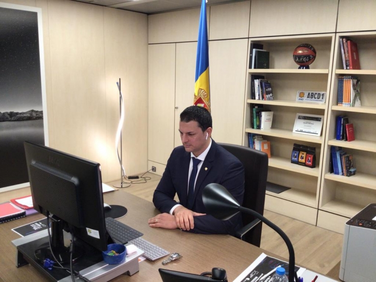 El ministre de Presidència, Economia i Empresa, Jordi Gallardo, durant la trobada.